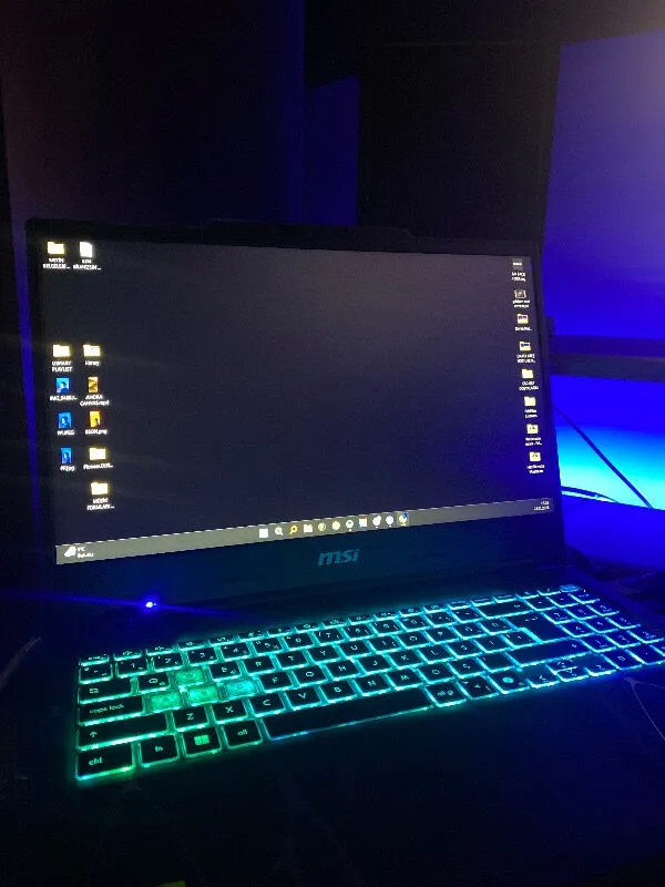 MSI CYBORG 15 B13WEKG-613XTR Intel Core I7 13620H 16GB 1TB SSD RTX5050 Freedos 15.6″ FHD 144Hz Taşınabilir Bilgisayar