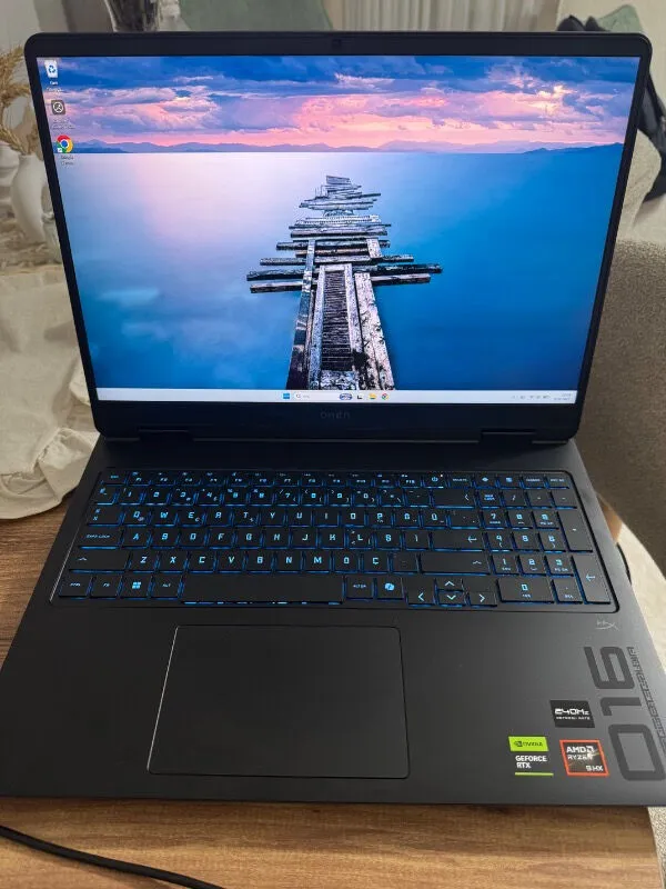 Hp Omen 16-AP0032NT Amd Ryzen 9 – 8940HX 32GB 1tb SSD 8gb RTX5070 16″240Hz Freedos Laptop CA8E9EA